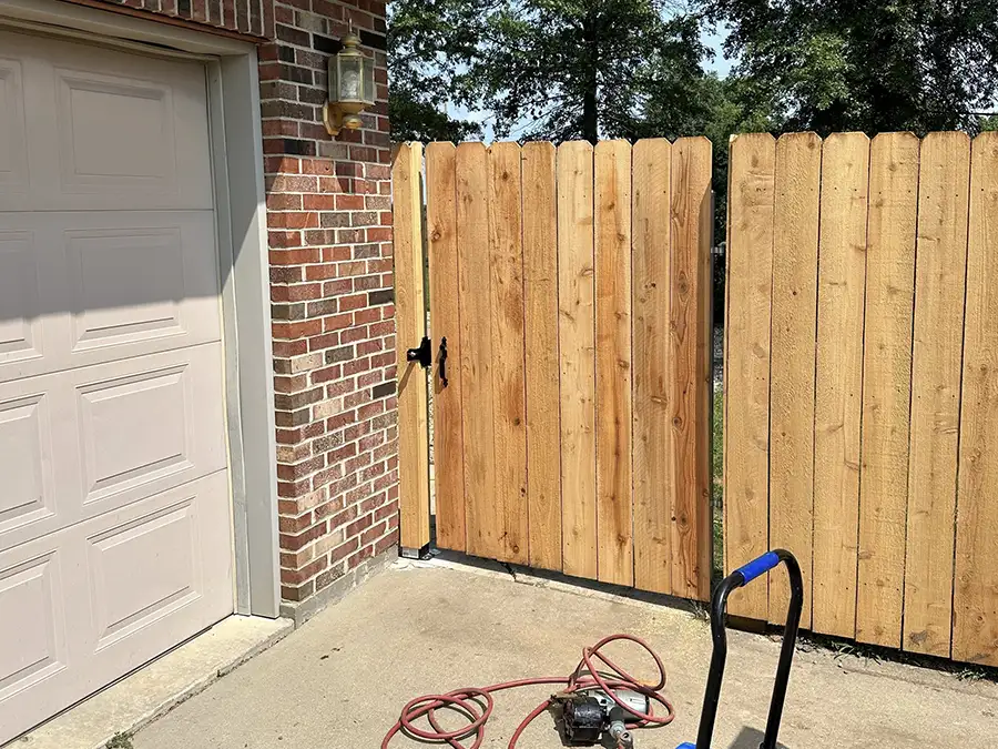 Reliable fence & decks - fence repair services in Decatur IL